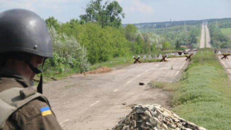 У Марьинки, Старогнатовки и Новотроицкого активизировались вражеские снайперы