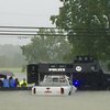 В США наводнение унесло жизни трех человек (видео)