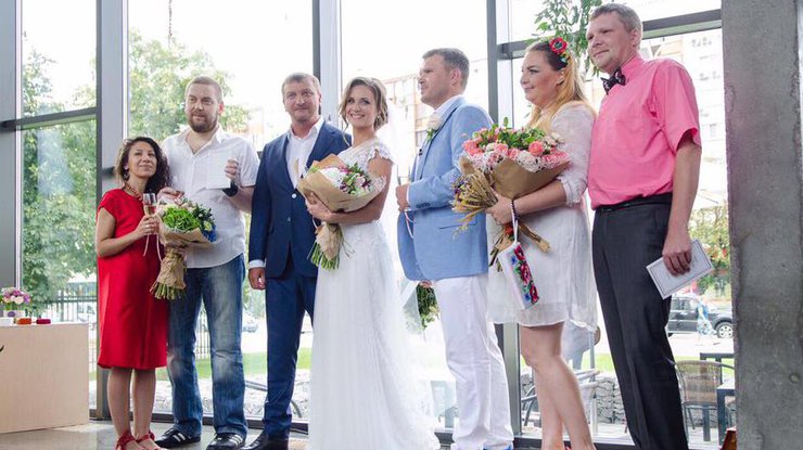 Киевские молодожены впервые воспользовались сервисом "Брак за сутки". Фото: Павел Петренко\Facebook