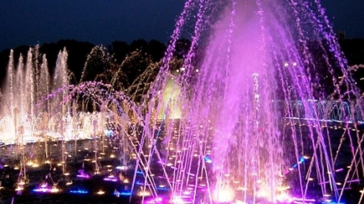 В Киеве на Русановке появятся еще 4 светомузыкальных фонтана