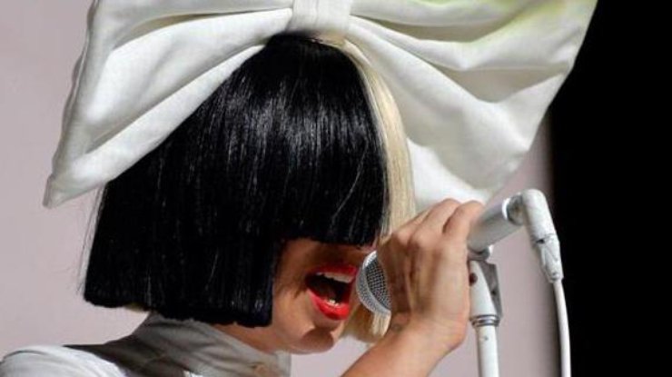 В Израиле с певицы Sia потребовали деньги за плохой концерт