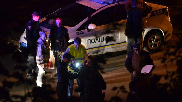 В Киеве пьяный водитель сбил двух полицейских