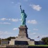 В Нью-Йорке молния ударила в голову Статуи Свободы (видео) 