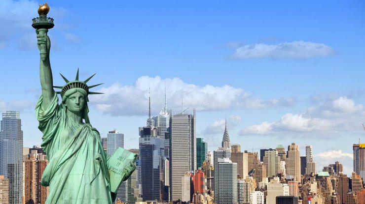 В США молния пронзила статую Свободы 