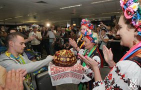 Украинцу устроили теплый прием в аэропорту 