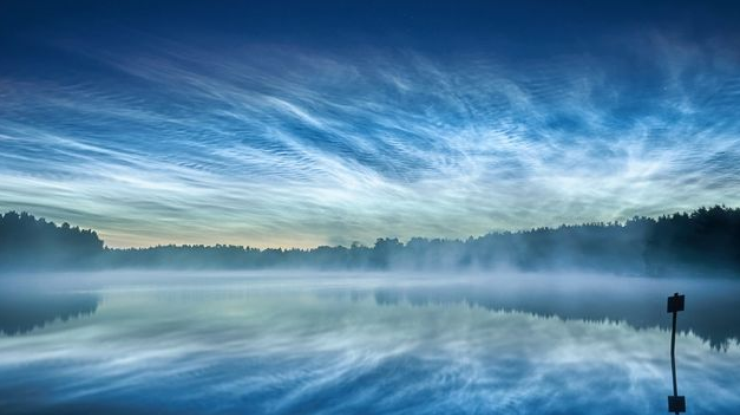 Необыкновенное свечение серебристых облаков Фото: Анна Аникина 