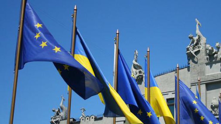 Евросоюз отменит визы для Украины с 1 января