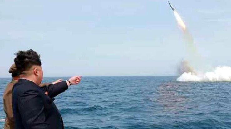 КНДР снова запустила баллистическую ракеты в Японском море