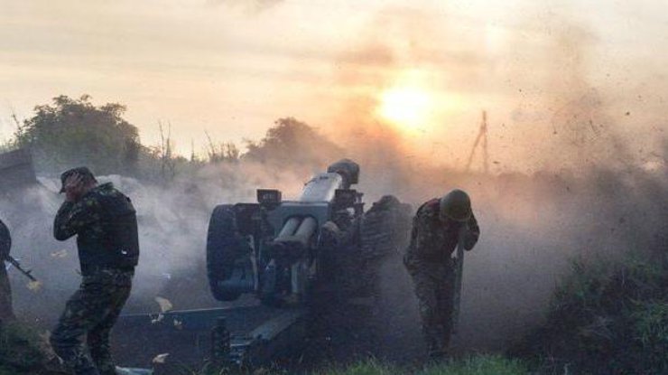 На Донбассе боевики обстреливают из БМП позиции украинских военных 