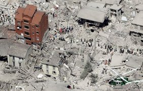 Землетрясение в Италии: разрушены города и населенные пункты Фото: AP
