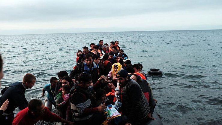 В Сицилийском проливе спасли тысячу мигрантов