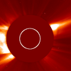 Солнце разорвало подлетевшую комету (видео)