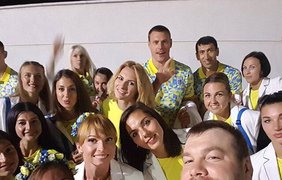 Украинская сборная перед церемонией открытия 