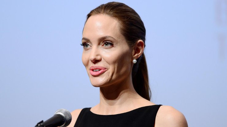 Анджелина Джоли станет преподавателем в двух вузах