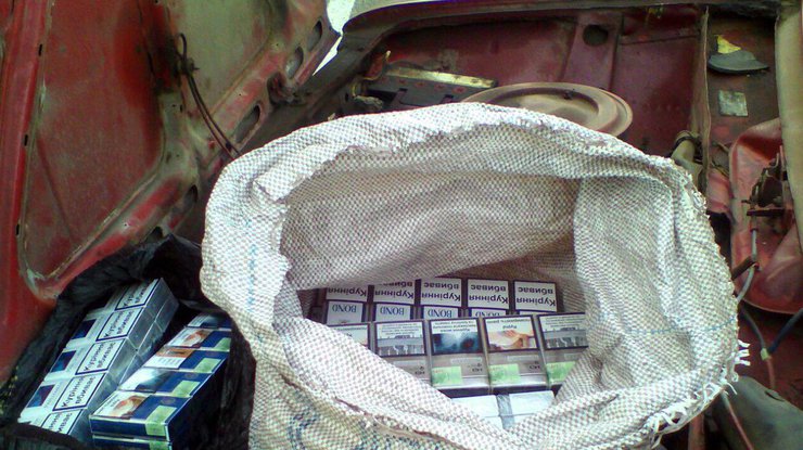 На границе с Румынией пограничники изъяли 5,5 тысяч пачек контрабандных сигарет