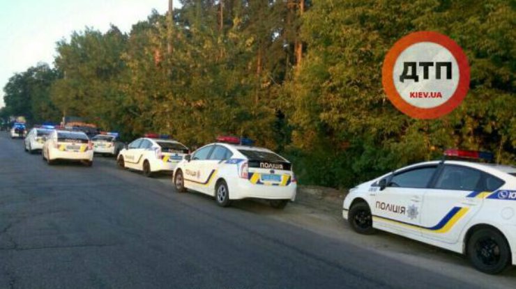 Погоня на трассе: 8 патрульных машин пытались поймать нарушителя 