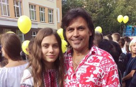 Ольга Сумская отправила младшую дочь Анну Борисюк в 9 класс 