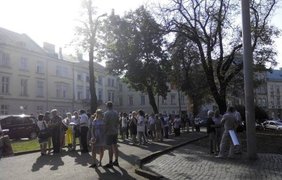 Медики митингуют во Львове Фото: Varta1 - Варта1, varianty.lviv.ua 