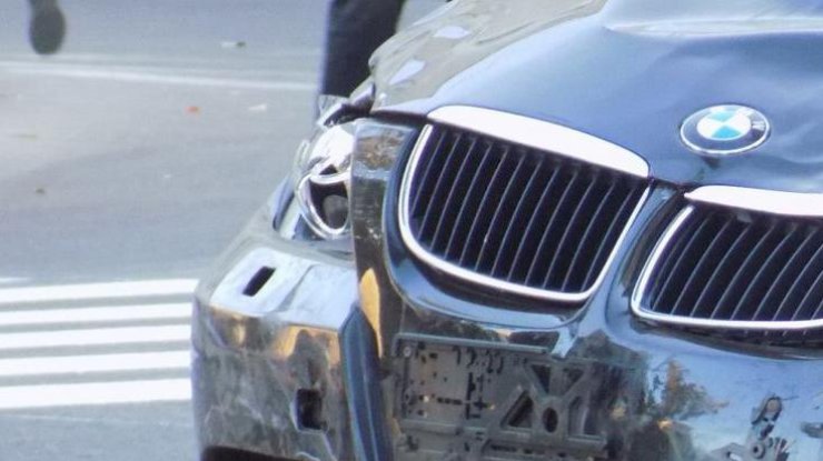 Кровавое ДТП в Николаеве: водитель BMW наехал на людей (фото НикВести)