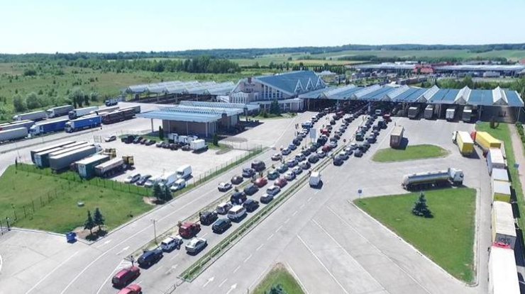  Очереди на границе с Польшей: почти 1000 авто стоят в пробке (фото: facebook)