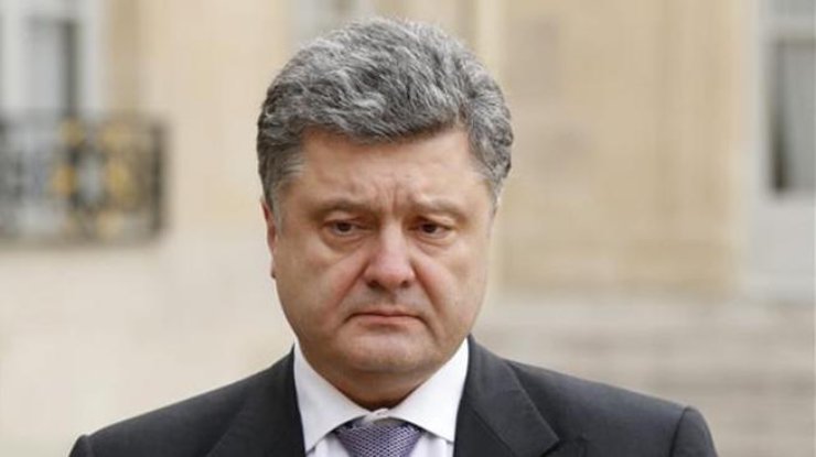 Порошенко выразил соболезнования в связи со смертью украинского писателя