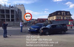 В селе Крюковщина столкнулись два легковых автомобиля