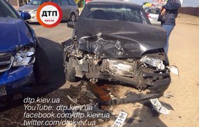 В селе Крюковщина столкнулись два легковых автомобиля