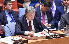 Россия перебрасывает в Сирию военную технику из Крыма - Порошенко