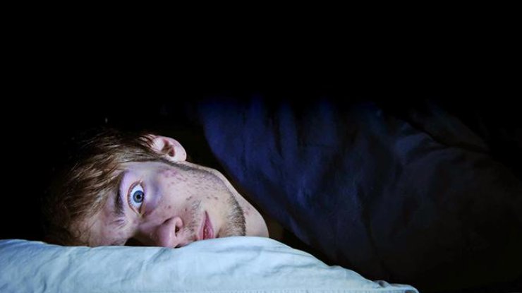 Недосыпание делает мужчин бесплодными – исследование (фото: cablook.com)