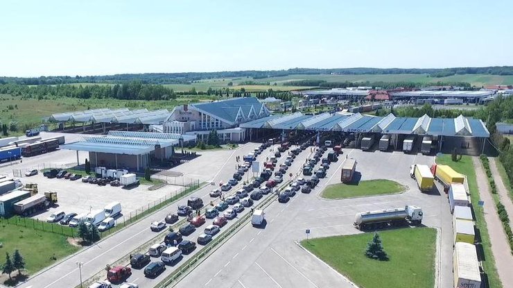 На границе с Польшей скопилось более 500 автомобилей