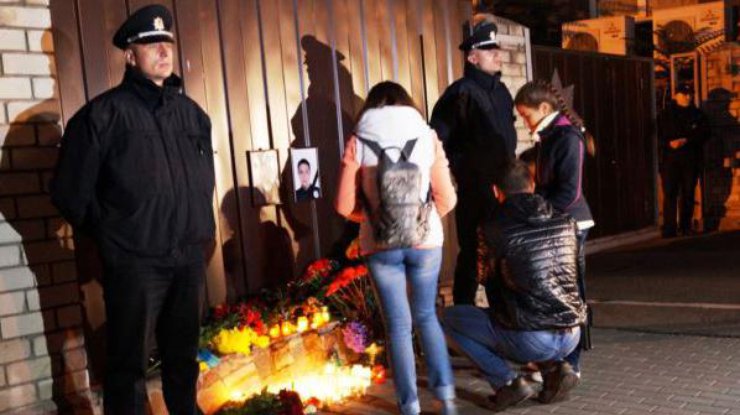 В Днепре организовали стену памяти убитым патрульным
