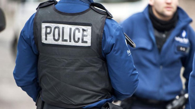 Во Франции две несовершеннолетние девушки готовили теракт  