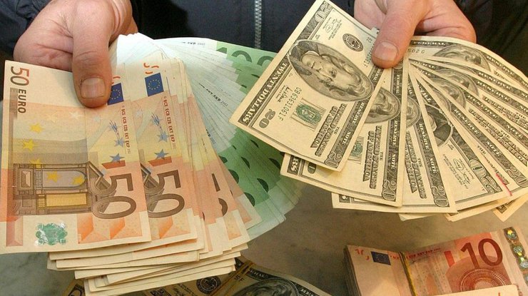 Курс доллара в Украине снова вырос
