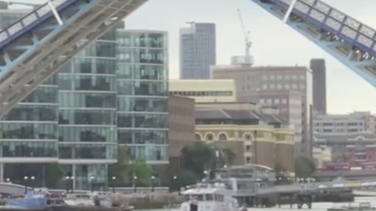 В Британии протестировали футуристическую беспилотную лодку. Фото: кадр из видео