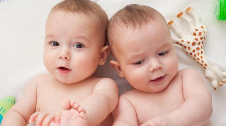 Исследовали 25 тысяч случаев вынашивания близнецров. Фото bestkroha.ru