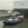 Панамським каналом пройшло найбільше вантажне судно (відео)