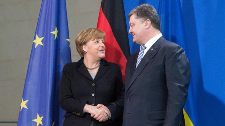 Порошенко пожаловался Меркель на провокации боевиков 