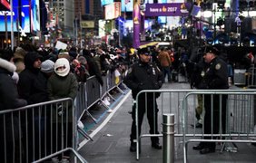 Около миллиона людей встретили Новый год на Таймс-сквер