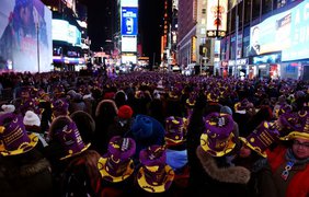 Около миллиона людей встретили Новый год на Таймс-сквер