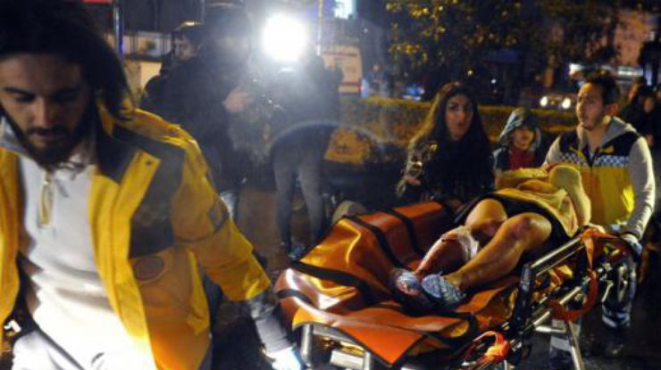 В сети опубликованы кадры с места нападения у ночного клуба Reina в Стамбуле