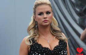 Анна Семенович рекламирует мороженое видео изображения Анна Семенович рекламирует мороженое видео изоражения