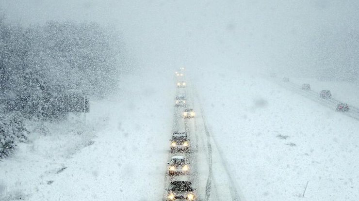 Погода в Украине: из-за снегопада в Одесской области запретили передвигаться по дорогам