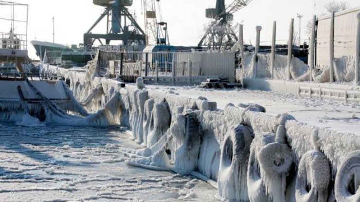В Болгарии замерзло Черное море впервые за 63 года. Фото: "Ридус"