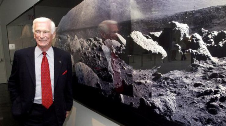 Скончался последний побывавший на Луне астронавт 