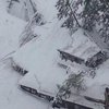 Снежная лавина в Италии: появилось видео отеля изнутри 