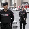 В Стамбуле неизвестный расстрелял полицейский автомобиль