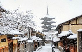 Снегопад превратил Киото в страну чудес 