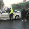 ДТП в Харькове: троллейбус разрушил забор и вылетел в сугроб