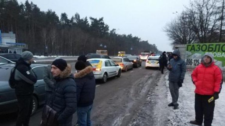 Активисты разблокировали въезд в Киев 