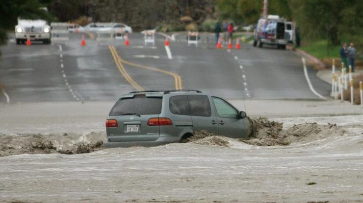 В Калифорнии в результате наводнения погибли 4 человека